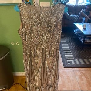 Calvin Klein SILVER SPARKLY SEQUINED KNEE LENGTH DRESS